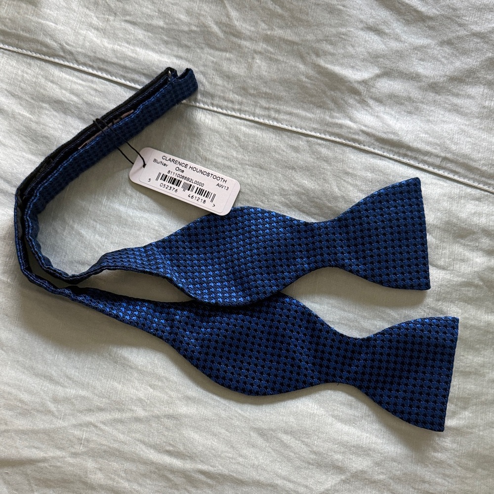 Thomas Pink Clarence Houndstooth Blue Bow Tie